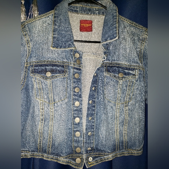 Cropped Denim Jean Jacket - Picture 2 of 5